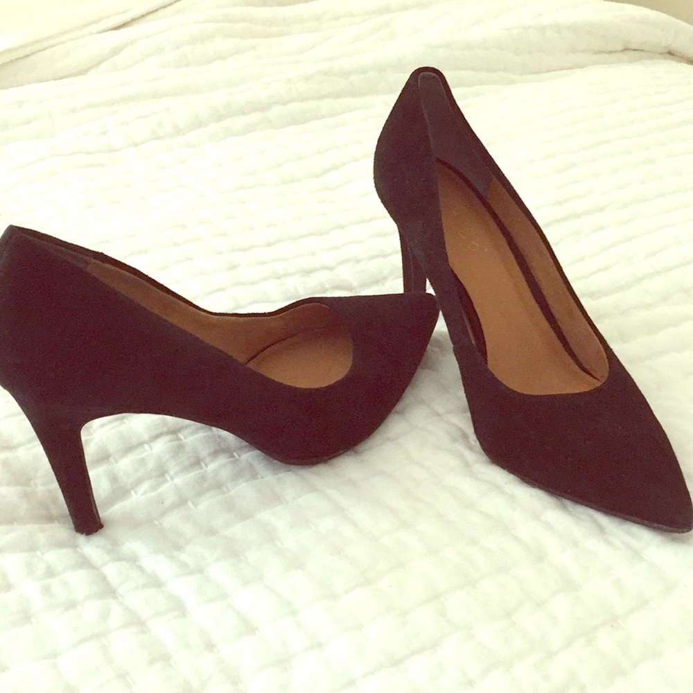 Anthropologie Lien Do classic black suede pumps
